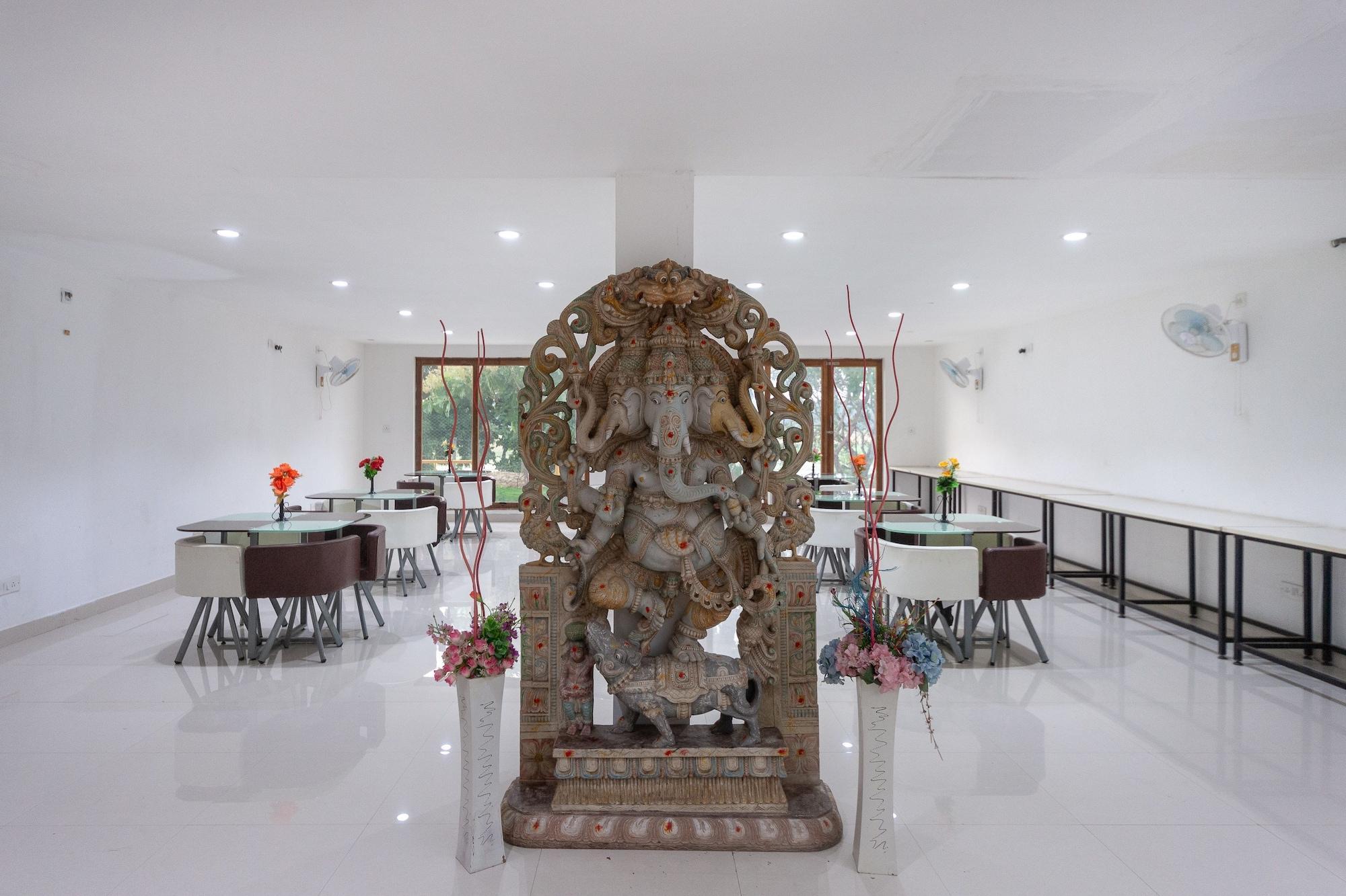 Oyo22532紫色湖景酒店 钦奈 外观 照片